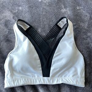 Victoria’s Secret Women's Black and White Sports Bra